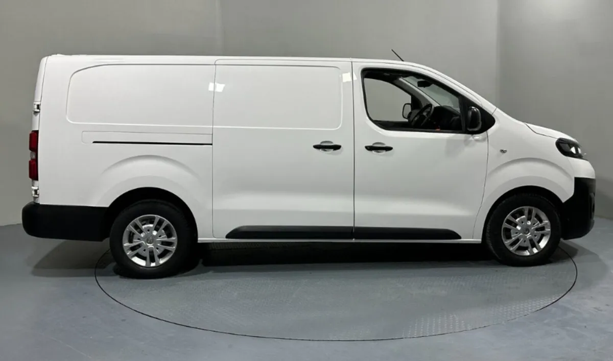 OPEL VIVARO 2021 €13950 INC VAT LOW MILAGE - Image 1