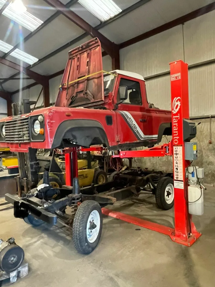 2 post lift - Image 1