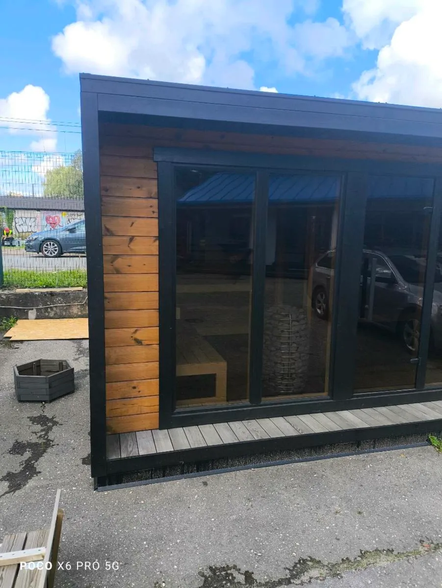 Sauna/changing room - Image 2