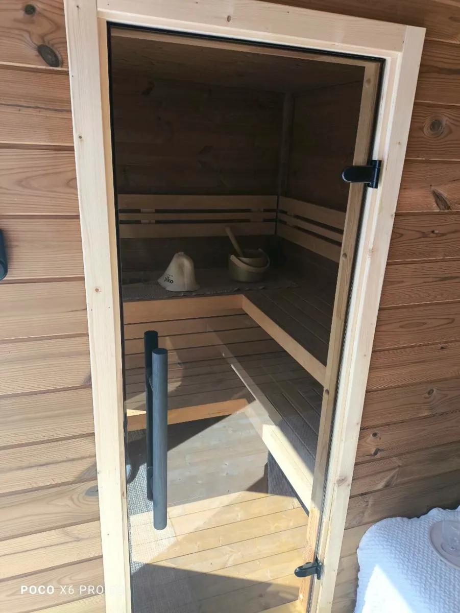 Sauna/changing room - Image 3