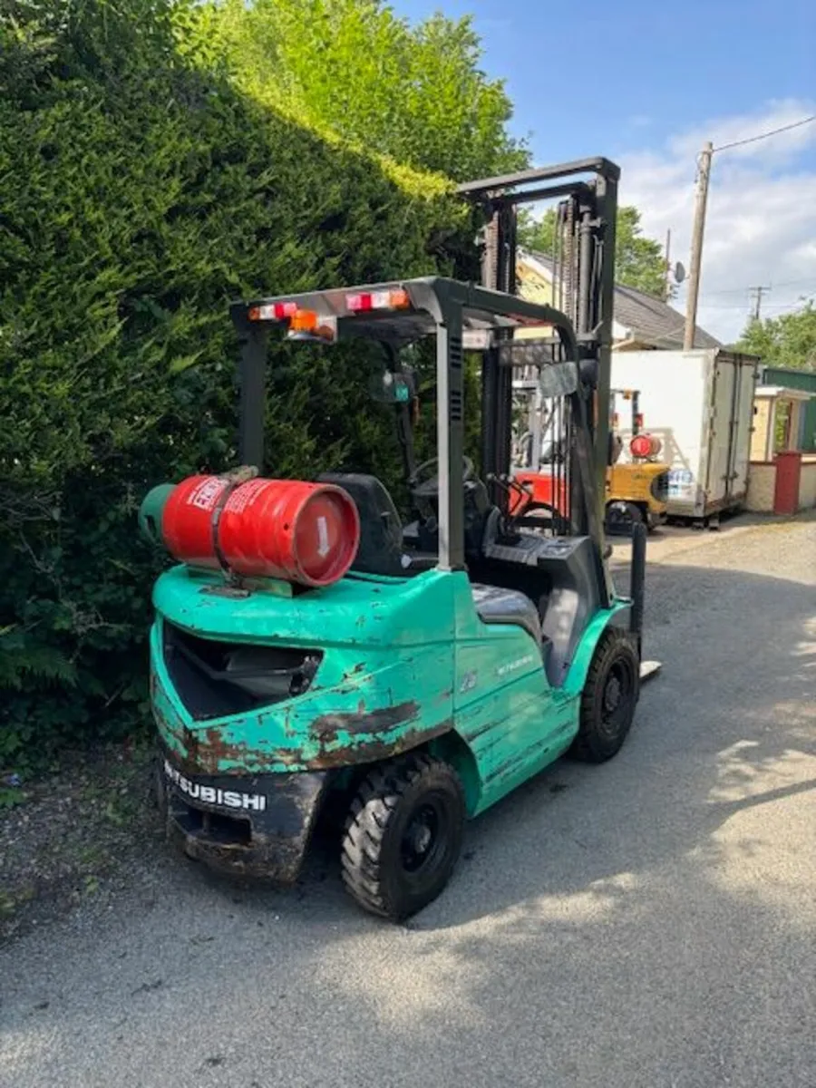 Gas Forklifts - Image 2