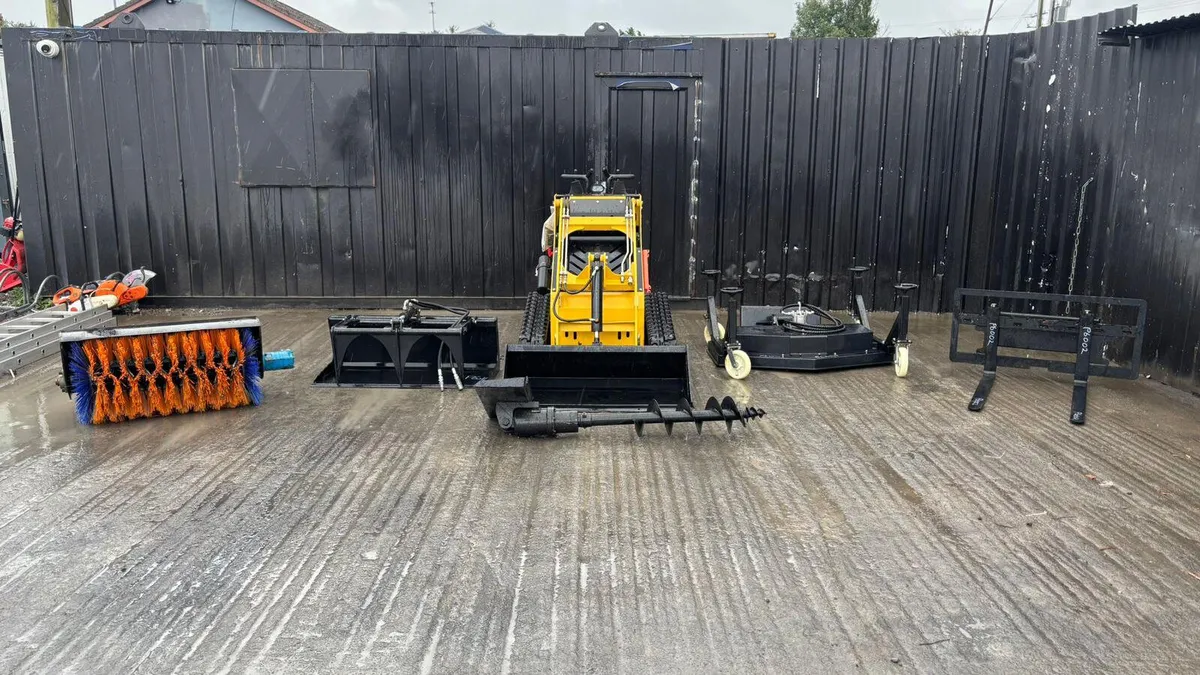 Tracked Pedestrian Skidsteer Loader - Image 2