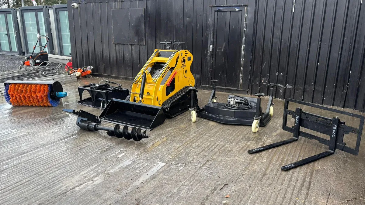 Tracked Pedestrian Skidsteer Loader - Image 3