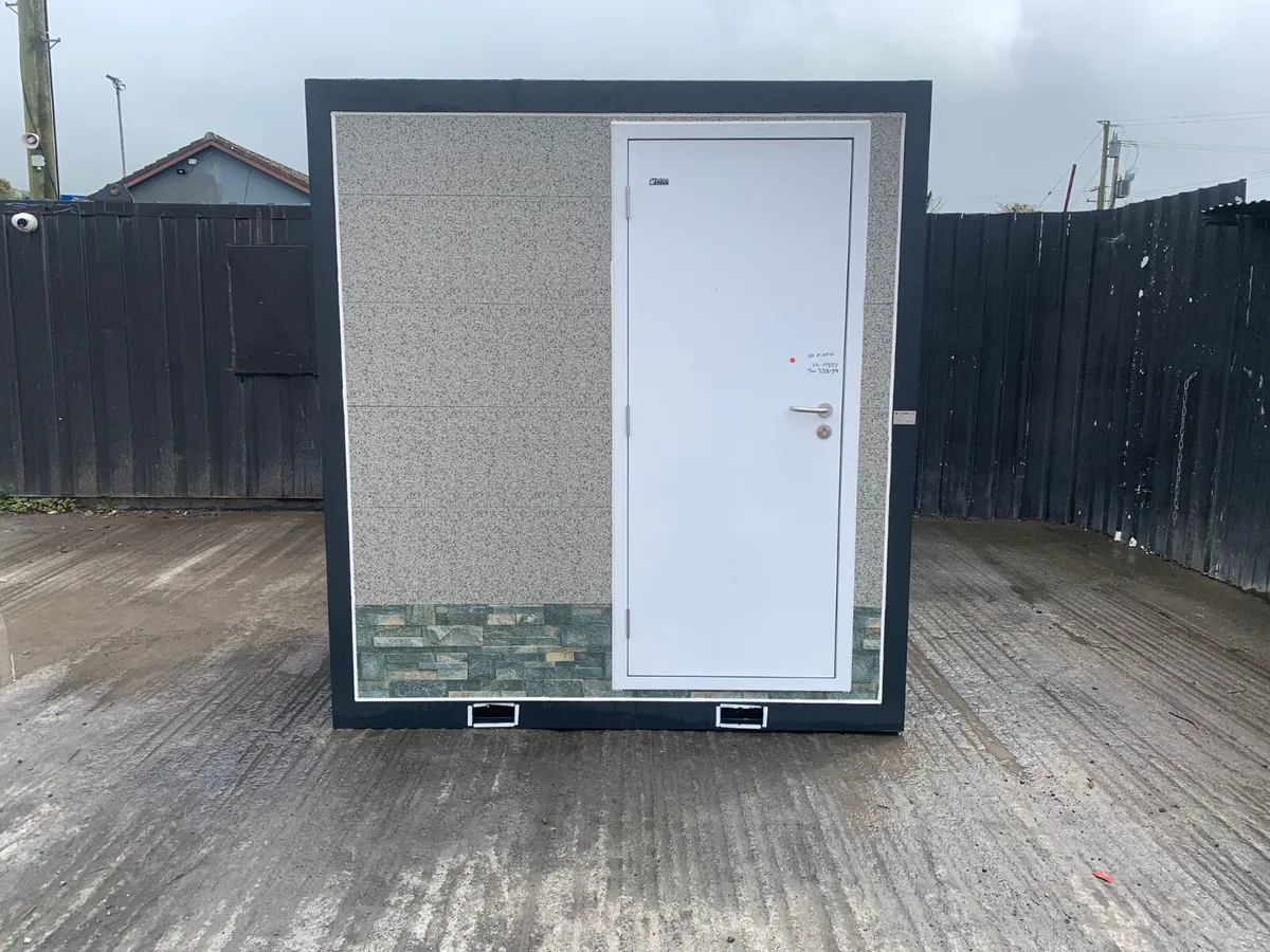 Mobile Toilet Unit - Image 1