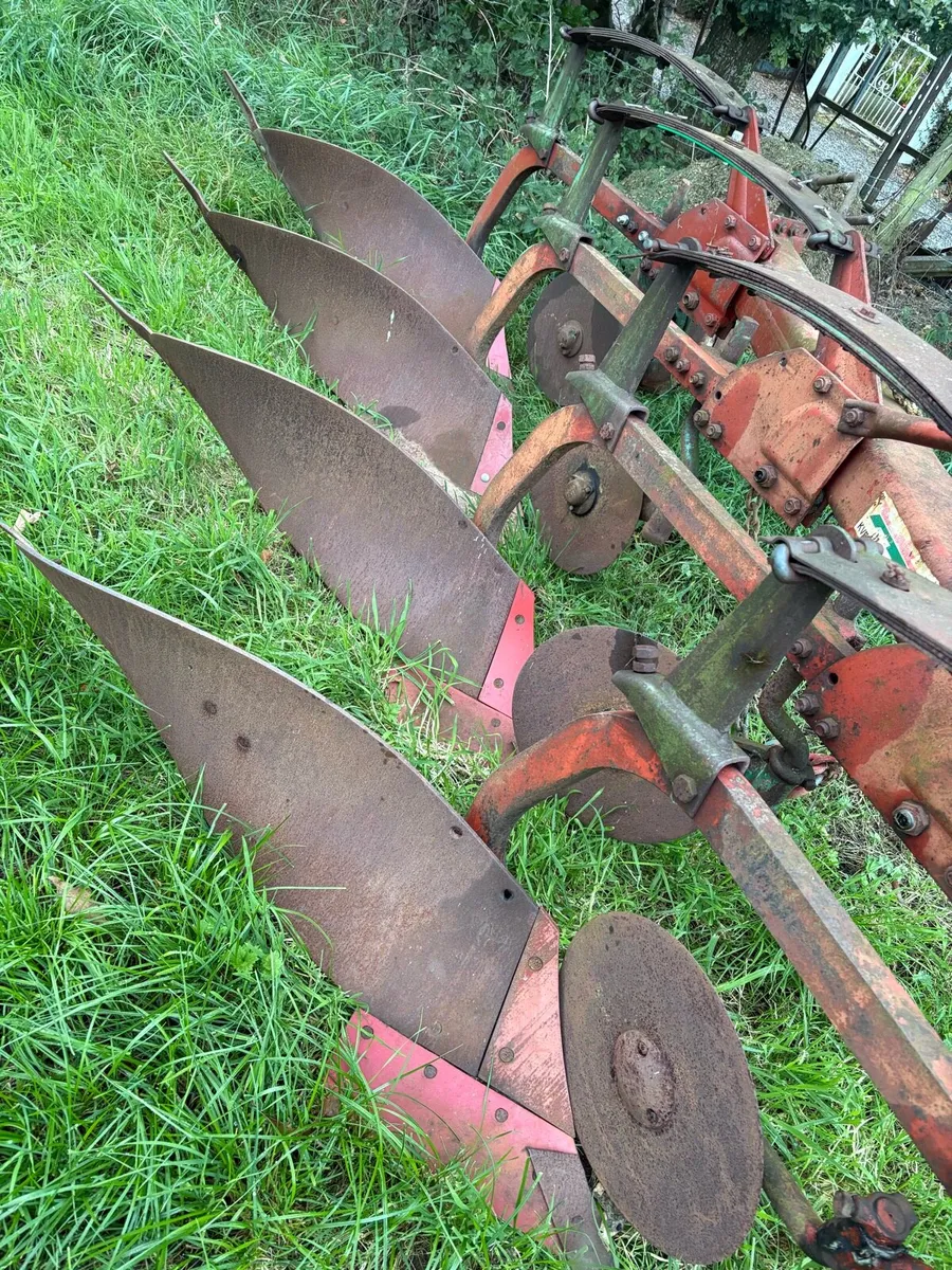 Kverneland 4 furrow plough - Image 2
