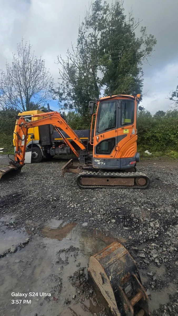 Doosan DX27Z - Image 1