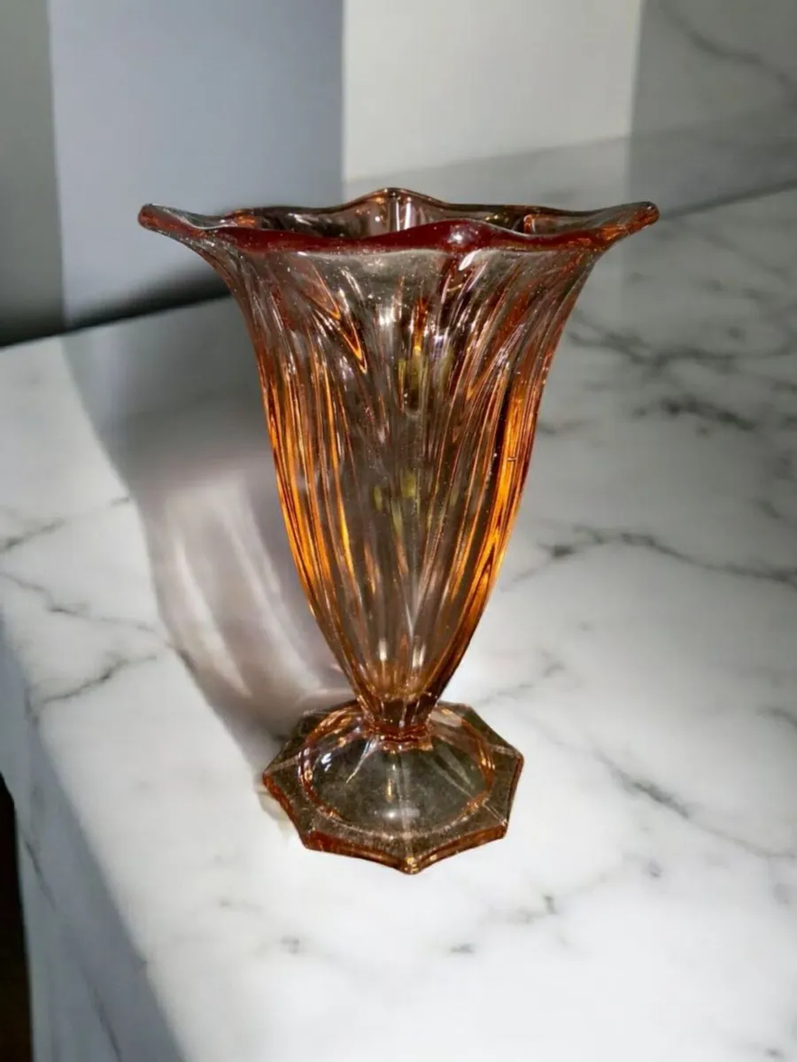 Pink Art Deco Walther style vase - Image 1
