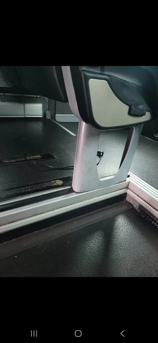 Quality Leather Seats For Sale - Image 3