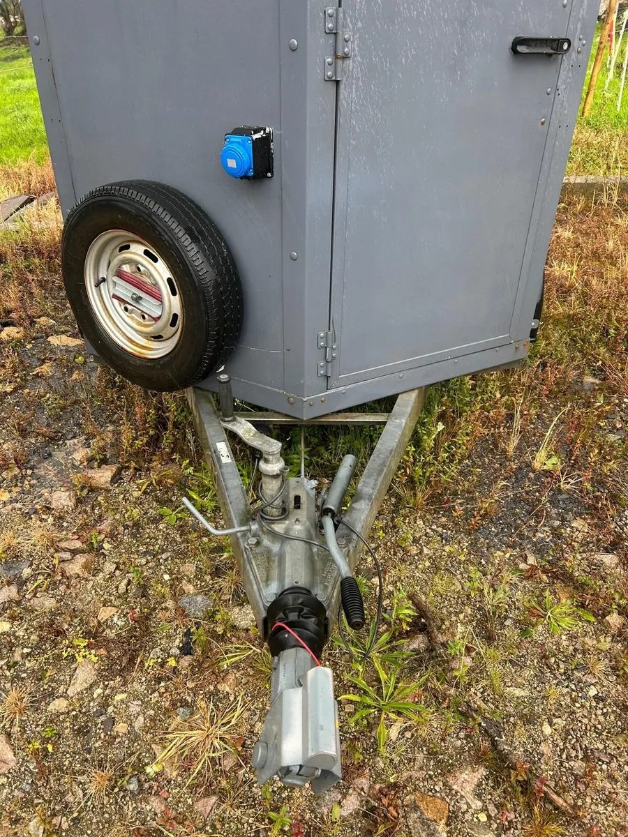 Ifor Williams box trailer reduced €2750 - Image 2