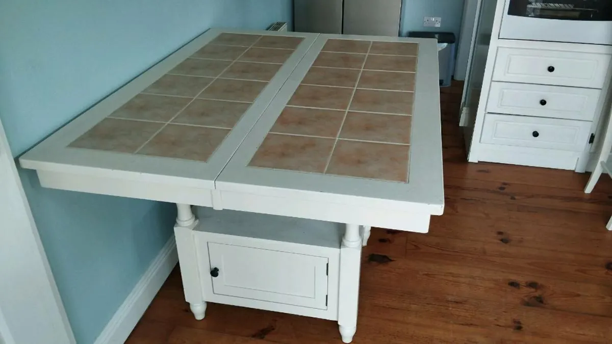 Dining table and chairs - Image 4