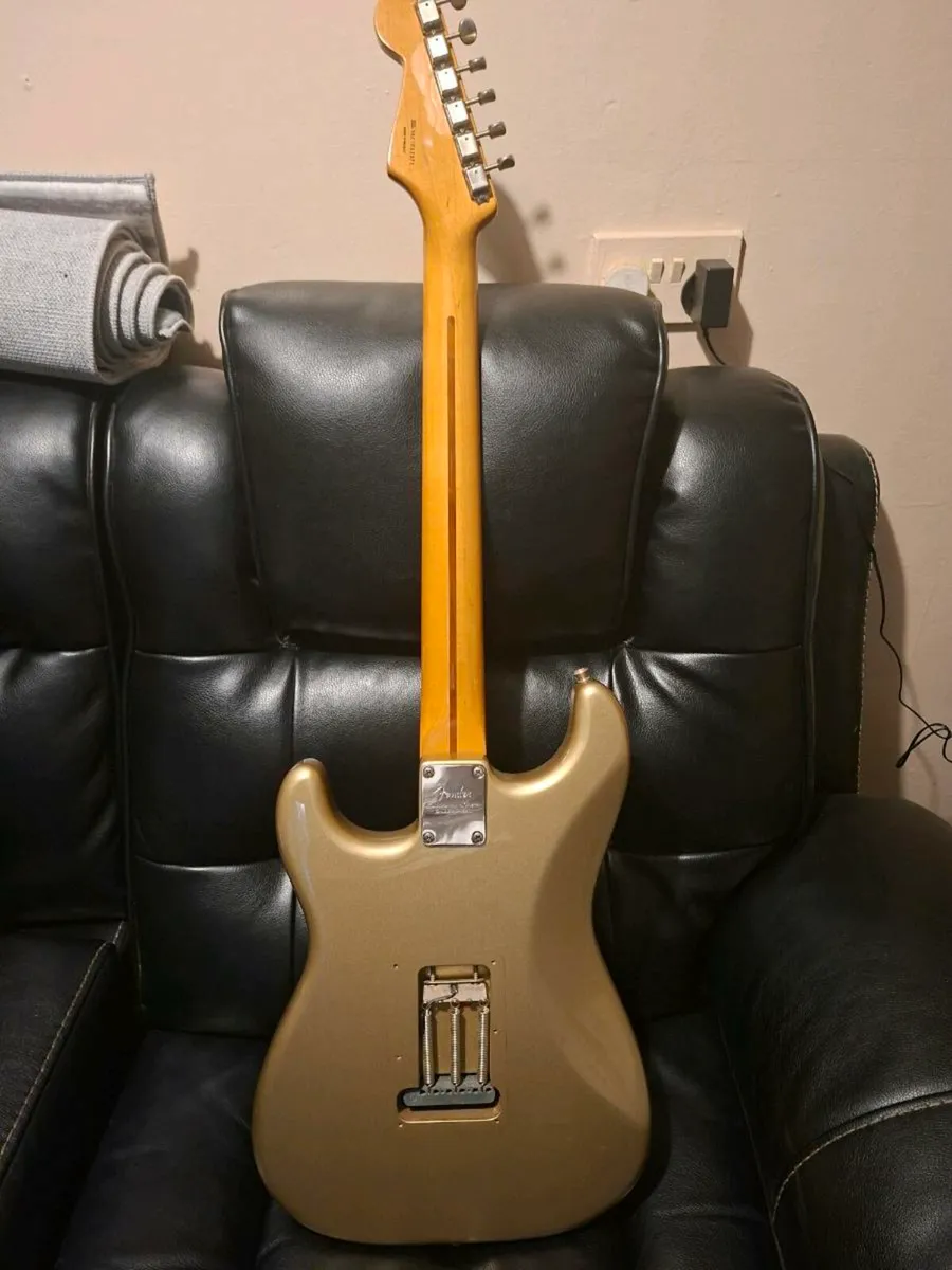 Fender Custom Shop MIM Classic Player Strat - Image 3