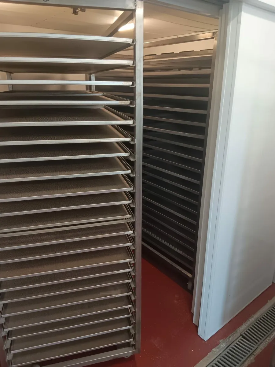 Catering trolleys from dehydrator - Image 2