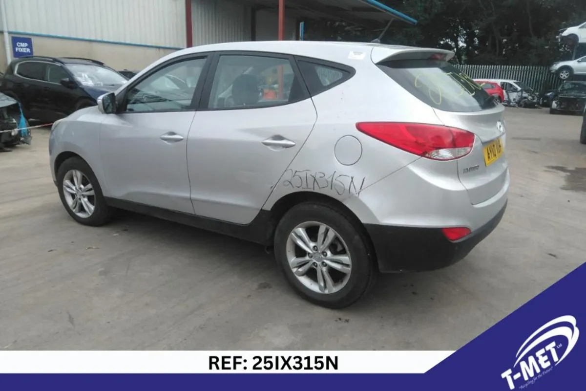 2010 HYUNDAI IX35 BREAKING FOR PARTS - Image 4