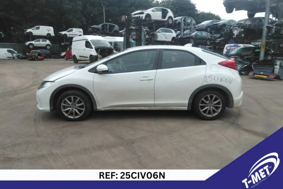 2013 HONDA CIVIC BREAKING FOR PARTS - Image 1