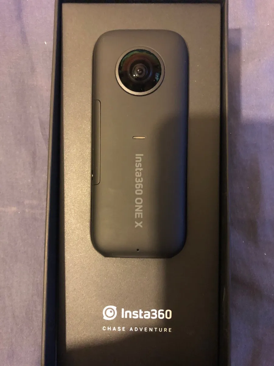 Insta360 one X + tripod - Image 1