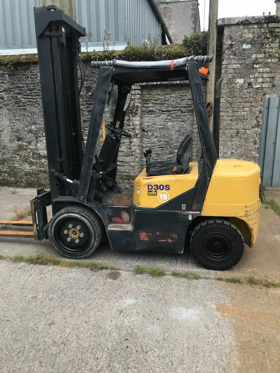Forklift 3 ton - Image 1