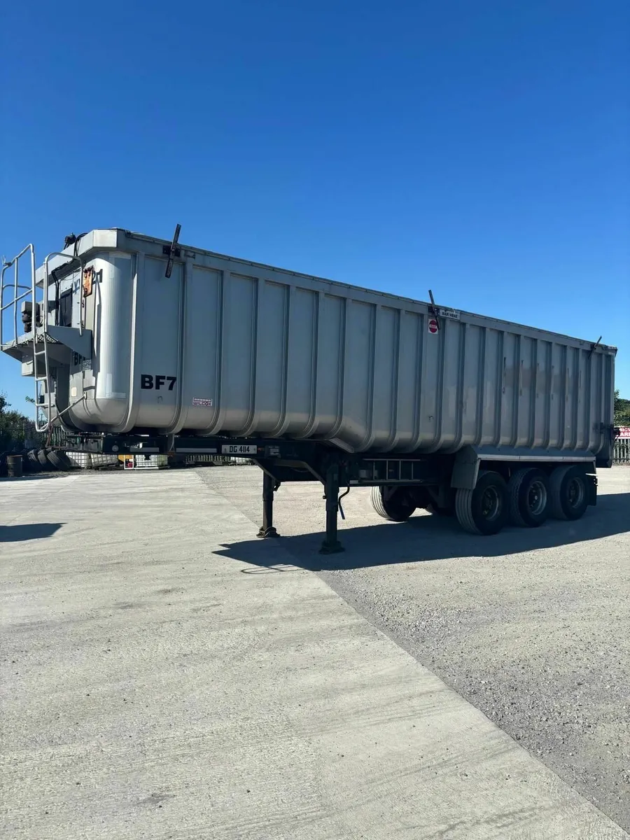 Bulk Alloy Tipping Trailer For Sale - Image 1