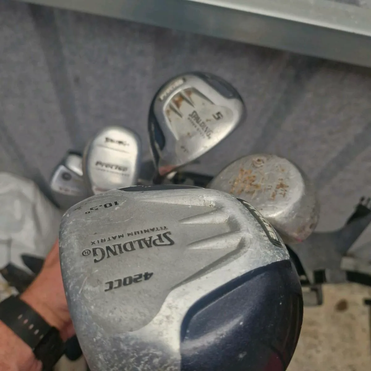 Golf clubs and cart - Image 2