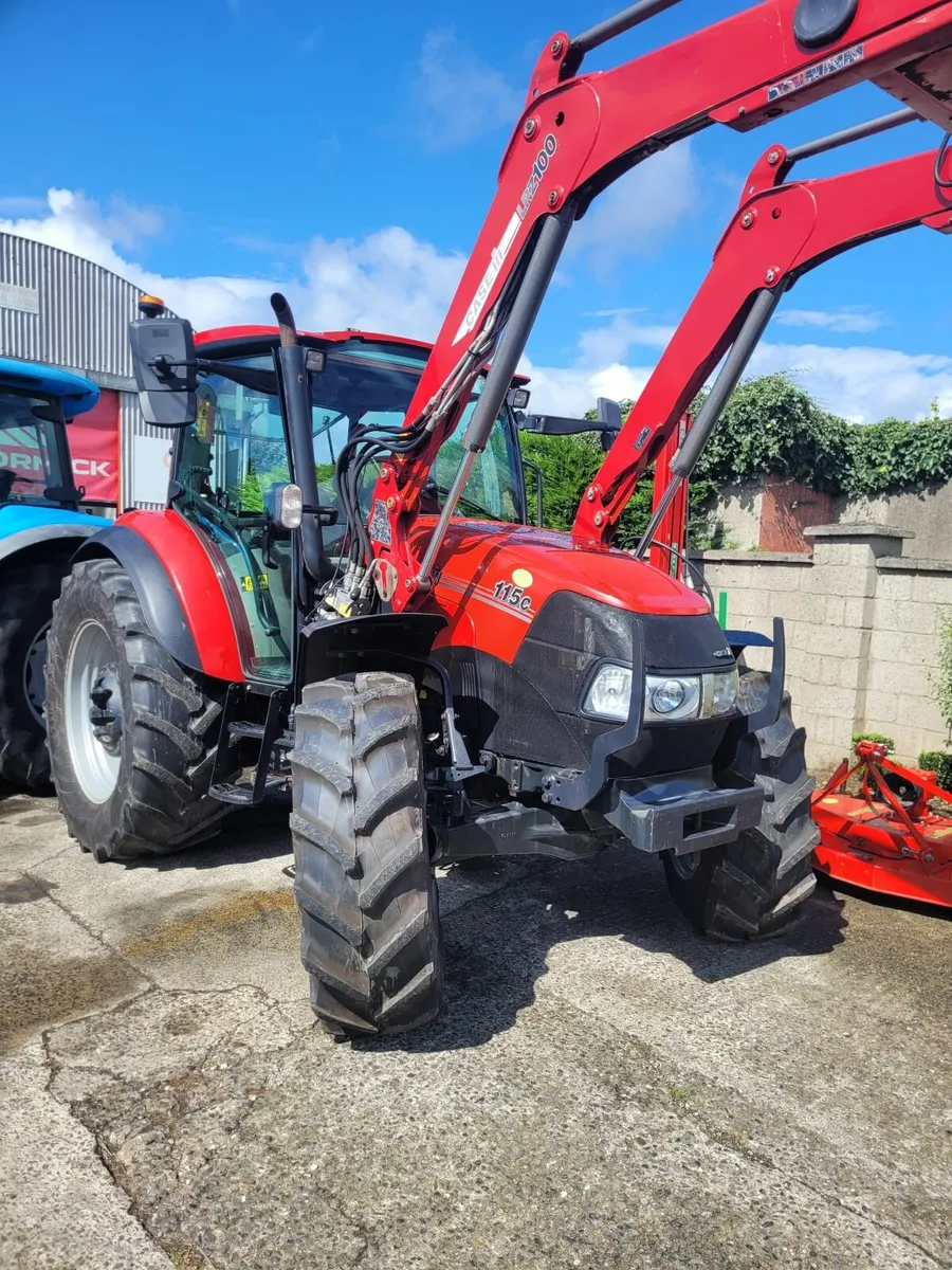 192 Case Farmall 115C With Loader - Image 2