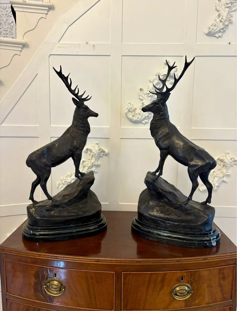 Pair of bronze deers on marble bases - Image 4