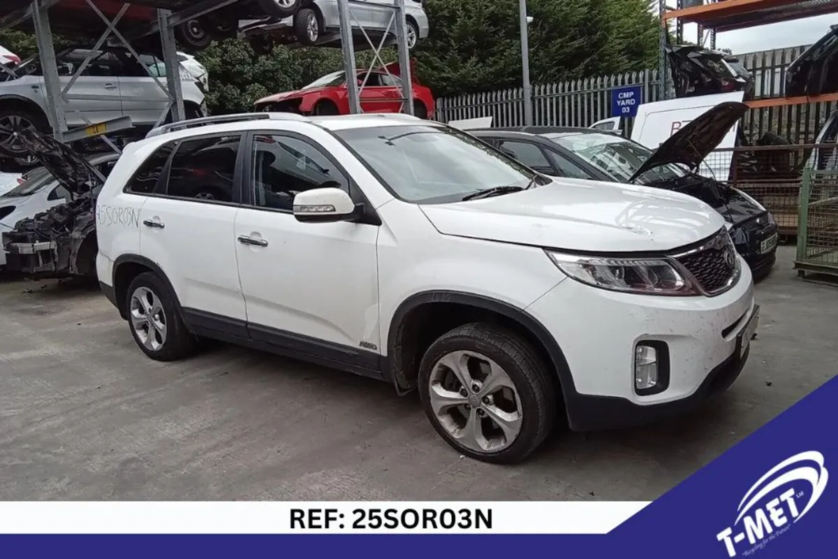 2013 KIA SORENTO BREAKING FOR PARTS - Image 3