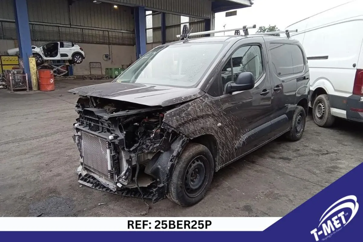 2021 CIROEN BERLINGO BREAKING FOR PARTS - Image 4