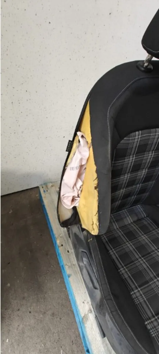 2015 VW Golf GTD Bluemotion 5 Door Seats/Interior - Image 3