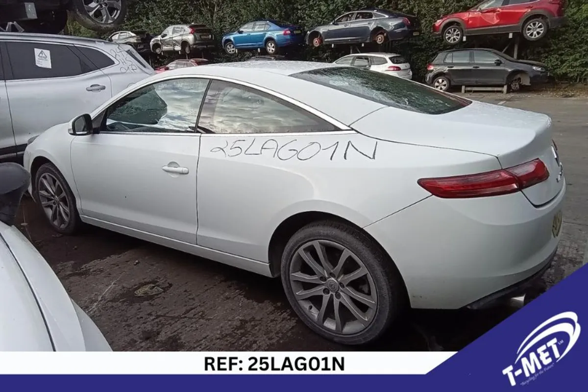 2010 RENAULT LAGUNA BREAKING FOR PARTS - Image 3