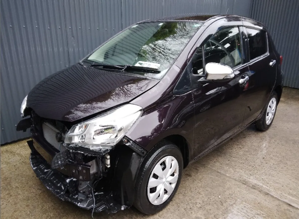 2015 Toyota Vitz 1.0 Pet Auto Breaking/Dismantling - Image 1