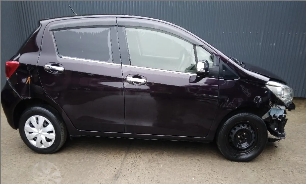 2015 Toyota Vitz 1.0 Pet Auto Breaking/Dismantling - Image 4
