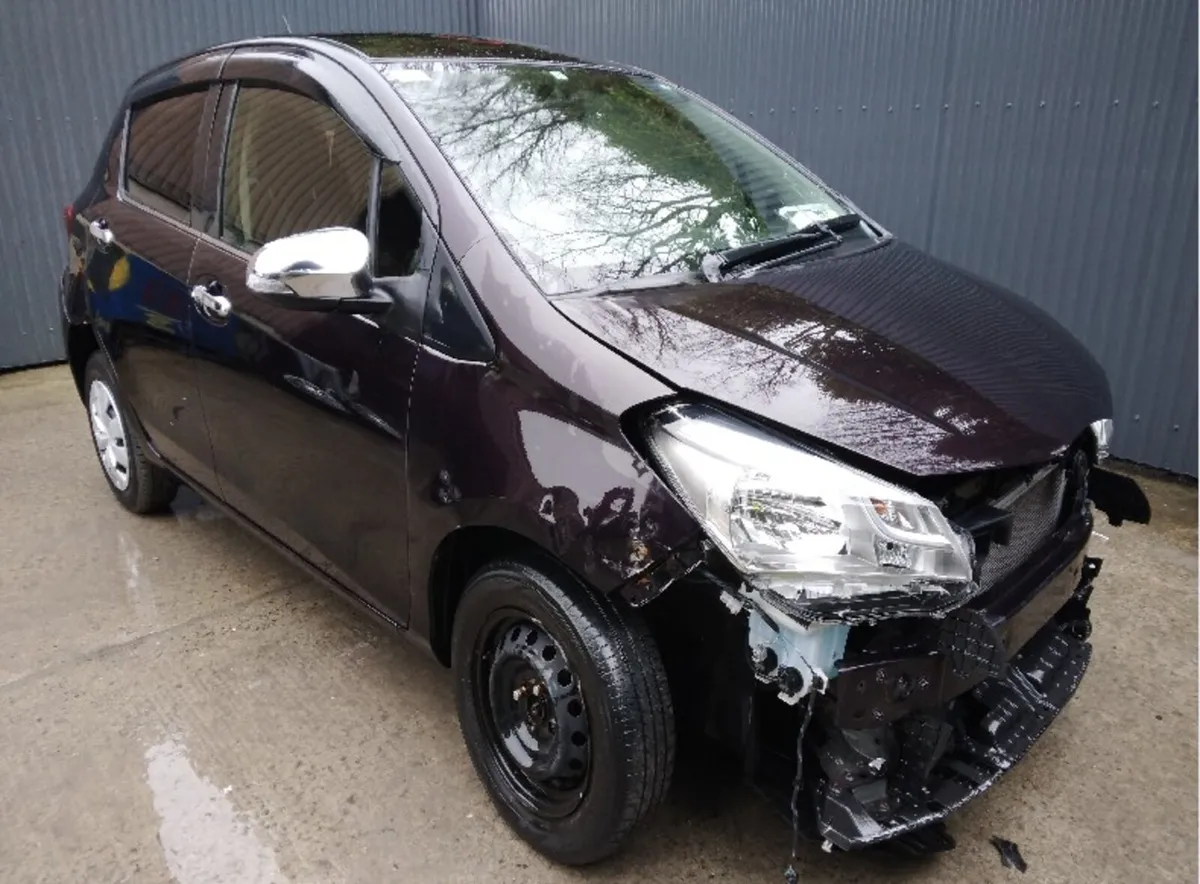 2015 Toyota Vitz 1.0 Pet Auto Breaking/Dismantling - Image 2