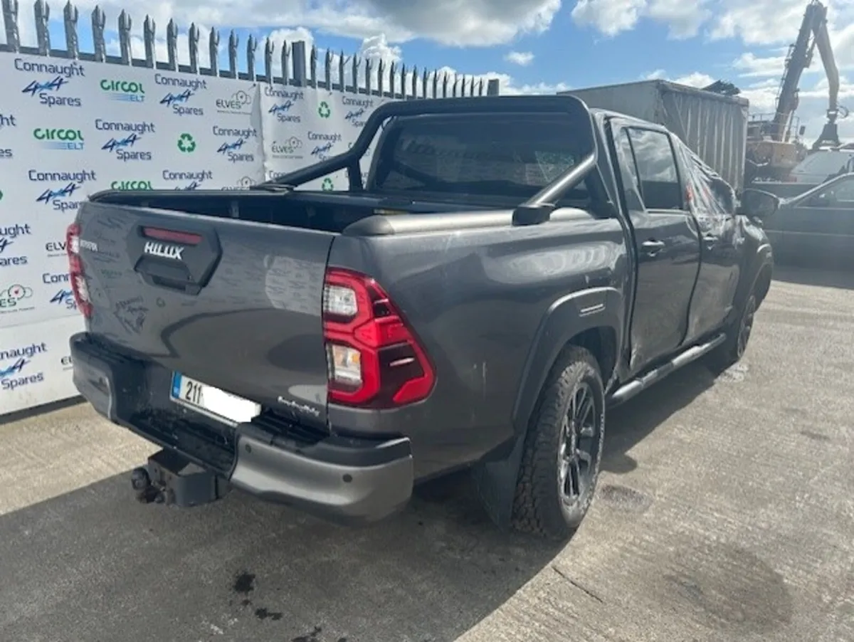 2021 TOYOTA HILUX 2.8D AUTO JUST IN FOR BREAKING - Image 4