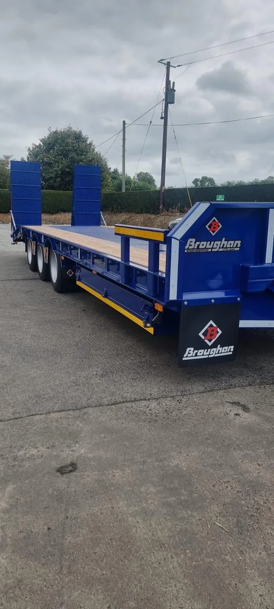 Broughan 25 Tonne Tri Axle Low Loader - Image 1