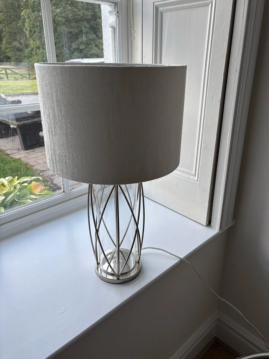 2 x Laura Ashley Lamps - Image 3