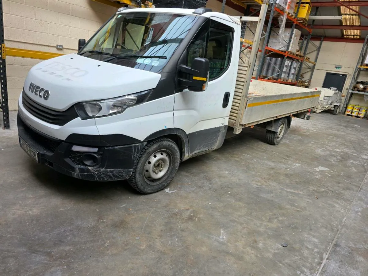 Iveco 3.5 ton flatbed truck - Image 2