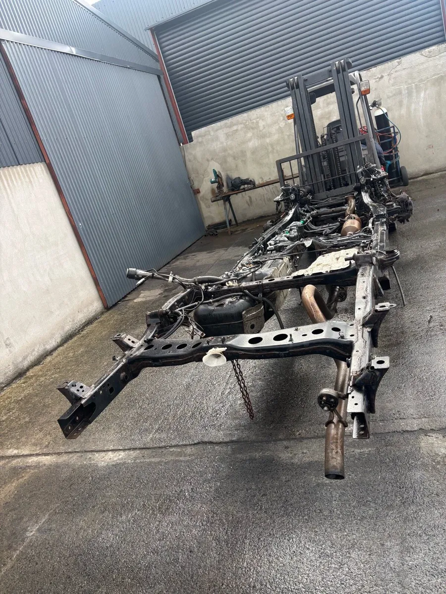 Toyota hilux chassis - Image 1