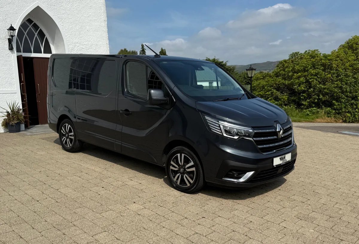 2022 (222Reg) Renault Trafic Sport + 150bhp SWB - Image 1