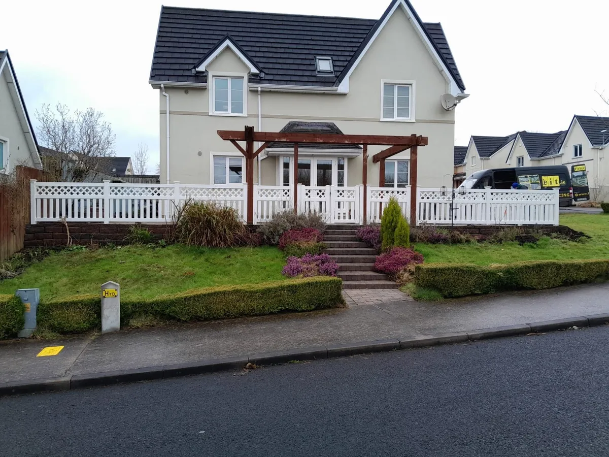 Pvc no maintenance fencing , - Image 2