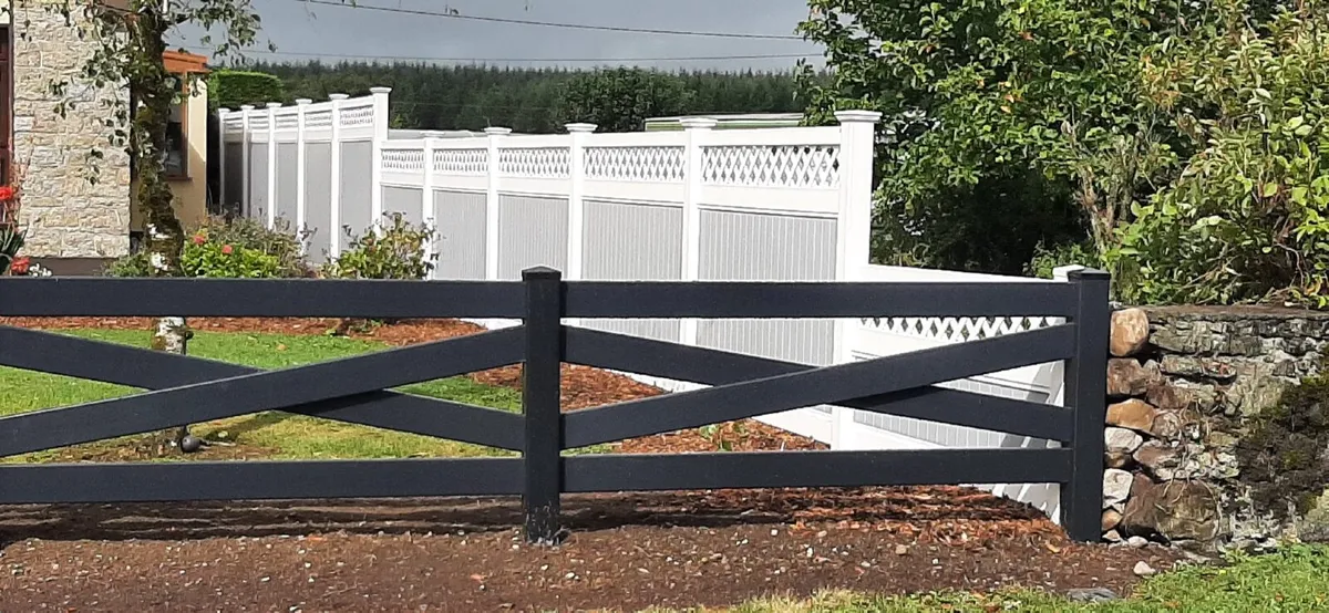 PVC no maintenance fencing - Image 1