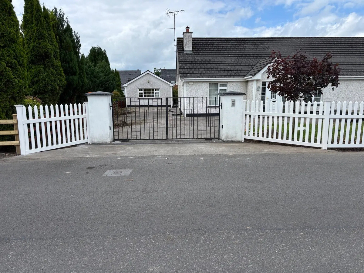PVC no maintenance fencing - Image 4