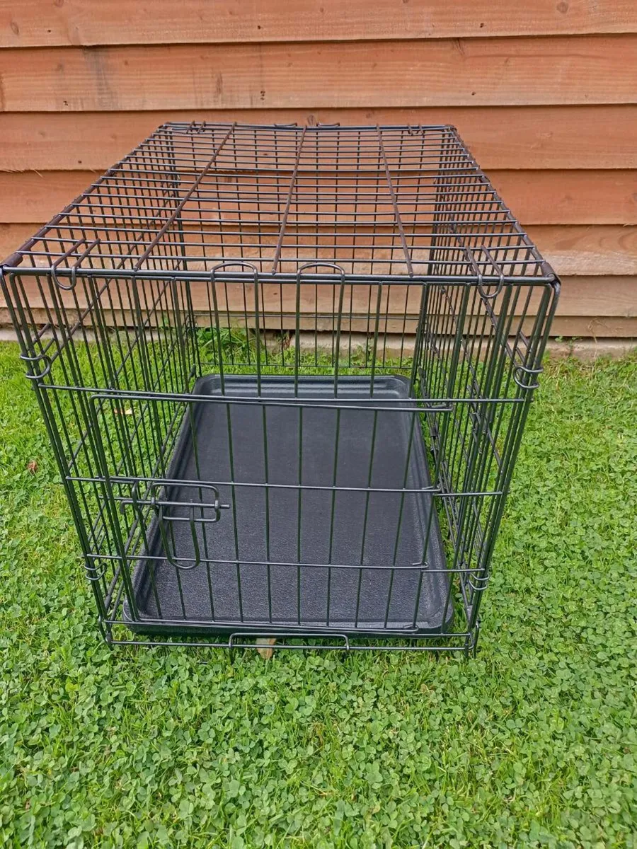 Small dog travel crate - Image 1