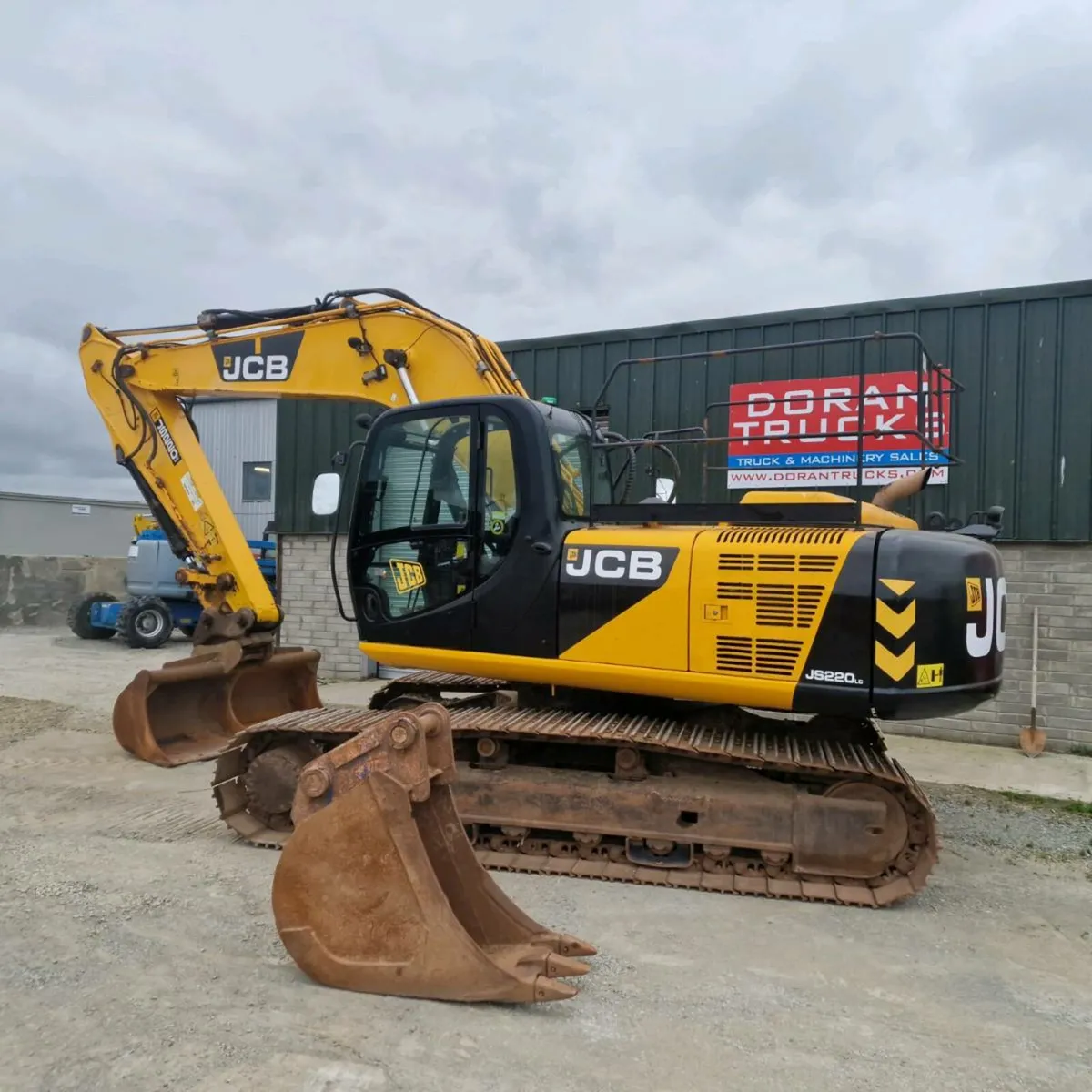 JCB JS220LC , 2014 year - Image 1