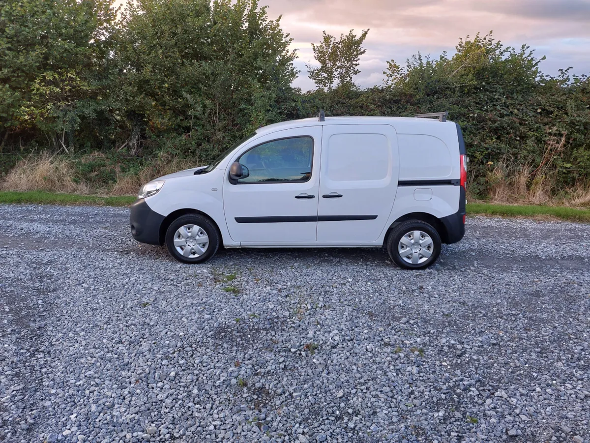 Renault Kangoo 2018 New CVRT and Taxed - Image 4
