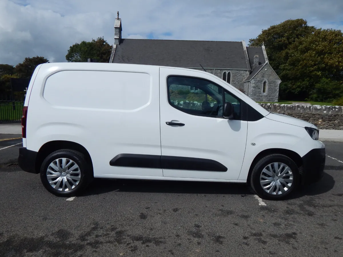 2019 Peugeot Partner Active CVRT until 07/26 - Image 2