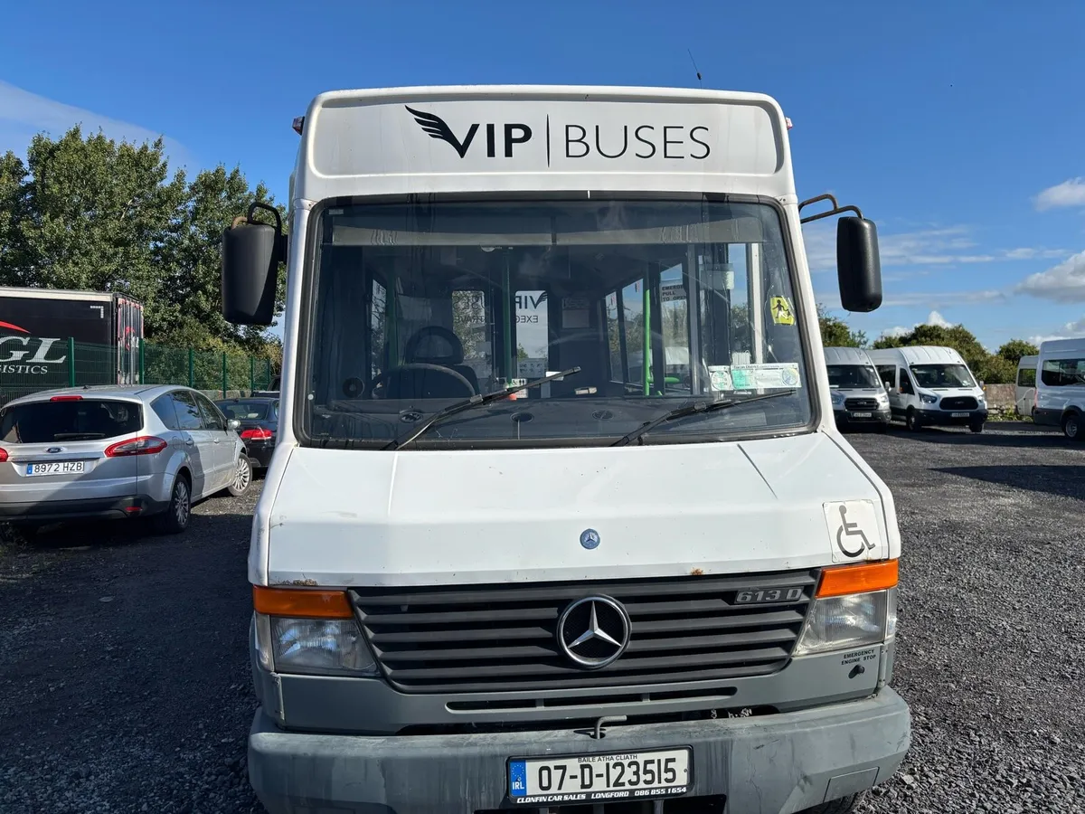 2007 Mercedes vario wheelchair bus automatic - Image 2
