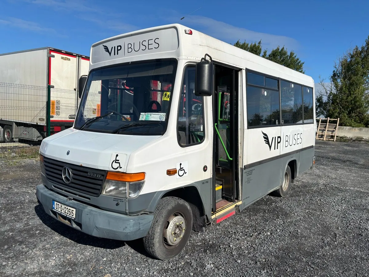 2007 Mercedes vario wheelchair bus automatic - Image 4