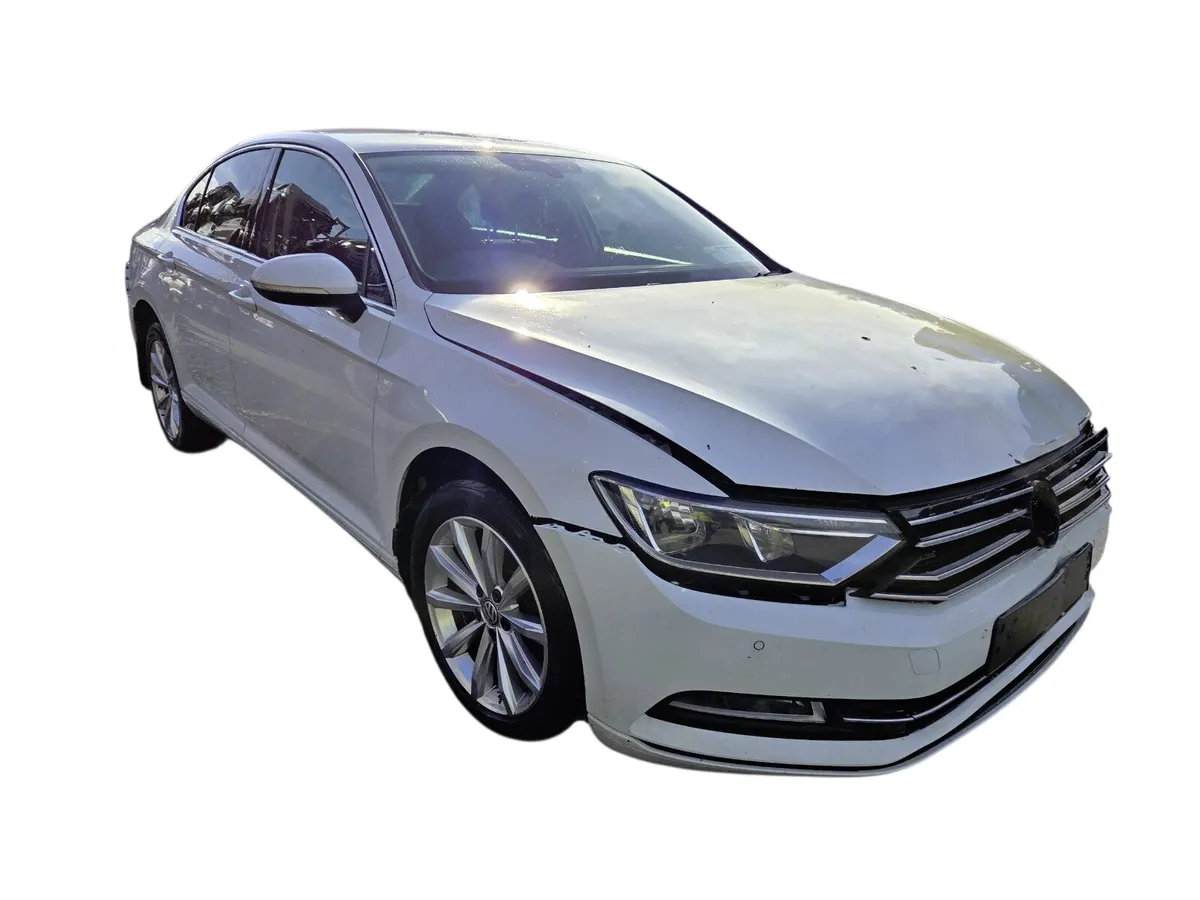 2015 VOLKSWAGEN PASSAT For Breaking/Dismantling - Image 1