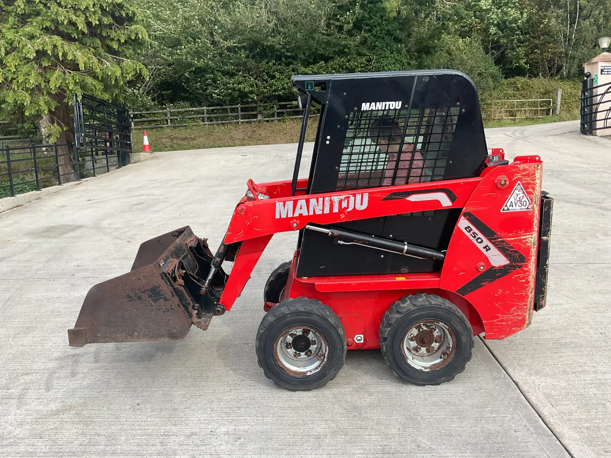 Manitou 850 Skidsteer - Image 1