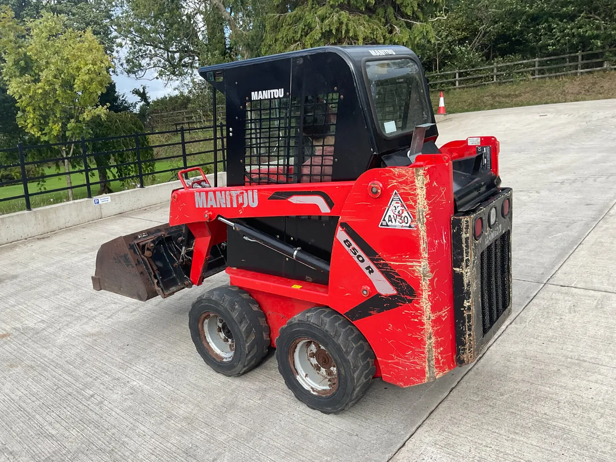 Manitou 850 Skidsteer - Image 2