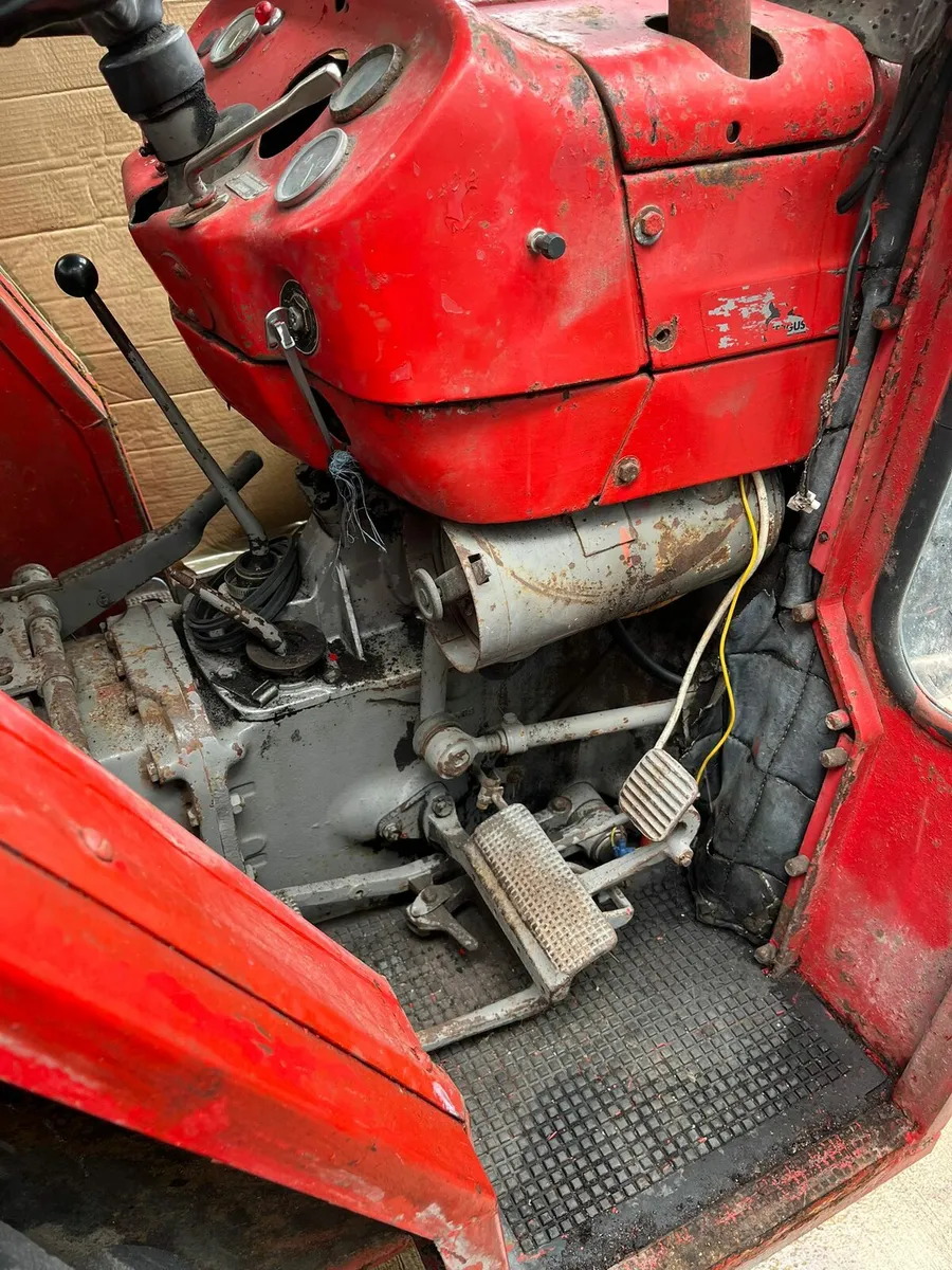 LAST BORD NA MONA Massey Ferguson 135 - Image 1